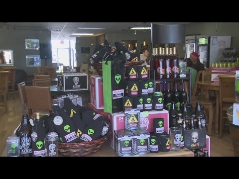 Businesses prepare for Roswell UFO Festival