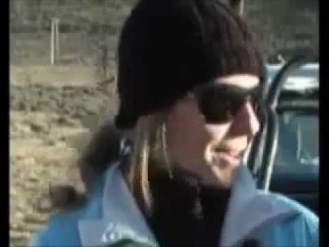 HOAX!! Alien Walking on Live Argentina News Cast, August 8, 2010, FAKED by Tv station. See how.