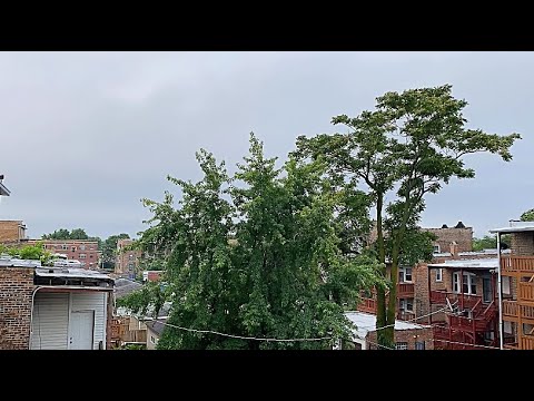 UFO SIGHTING 2022!!!!! 1055 IT WAS A VERY WARM GLOOMY MORNING BUT THE UFO WAS STILL THERE