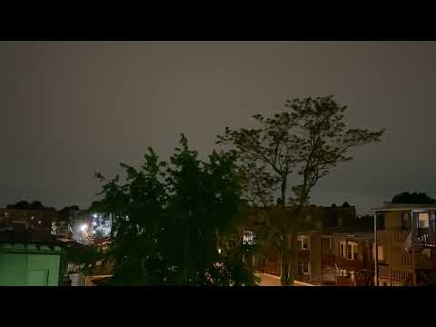 UFO SIGHTING 2022!!!!! 956 IT WAS A VERY BREEZY WARM NITE BUT THE UFO WAS STILL THERE